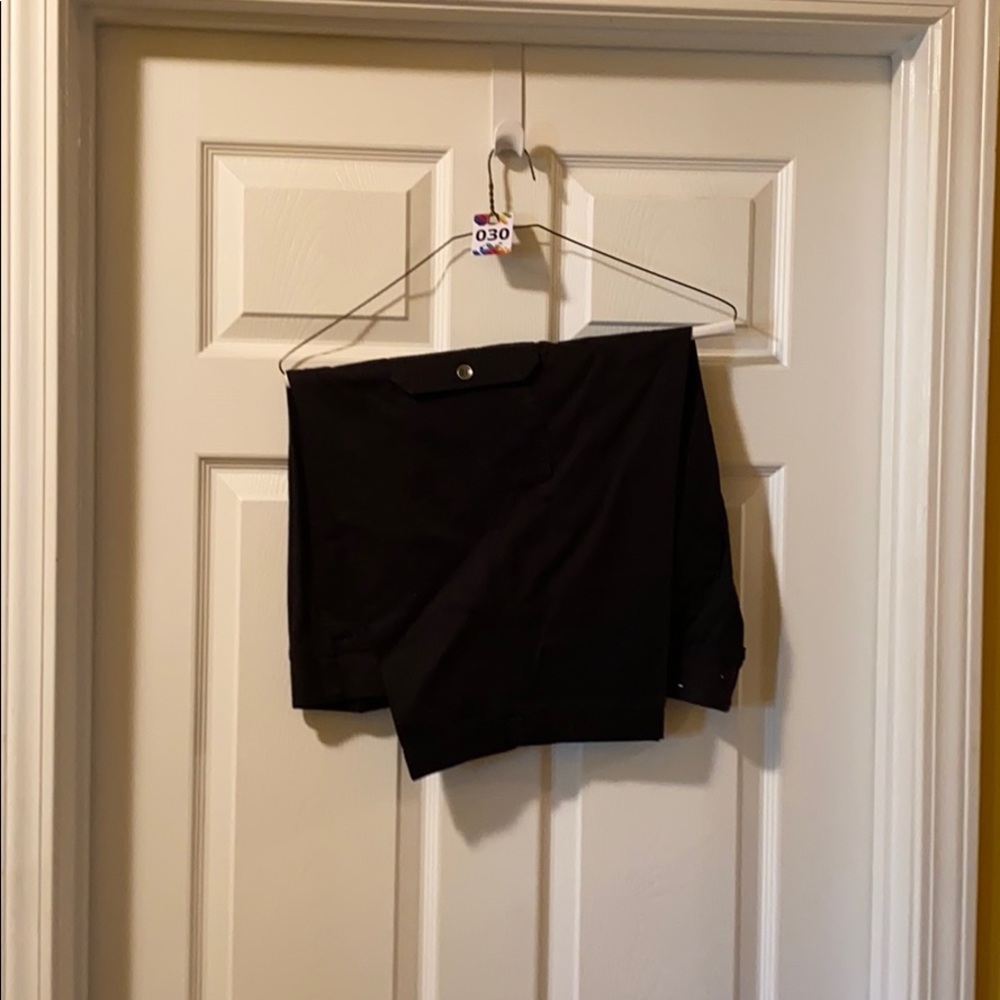 030 black capris